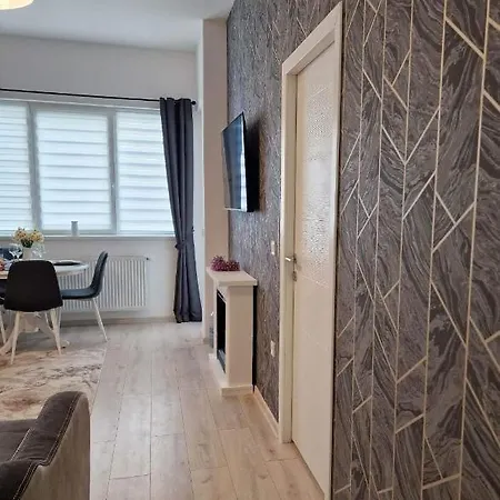 Cozy Corner Apartment *