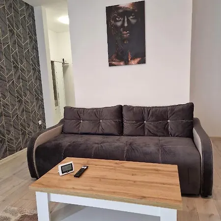 Cozy Corner Apartment *